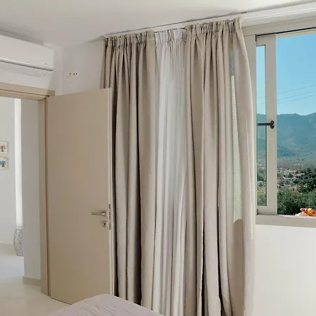 Ocean Breeze Apartment